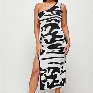 Elegant Monochrome One-Shoulder Dress